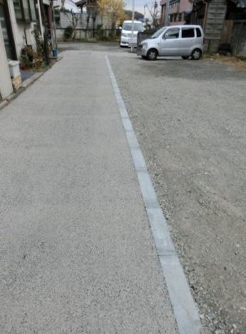 行田市忍１丁目の売地の前面道路含む現地写真