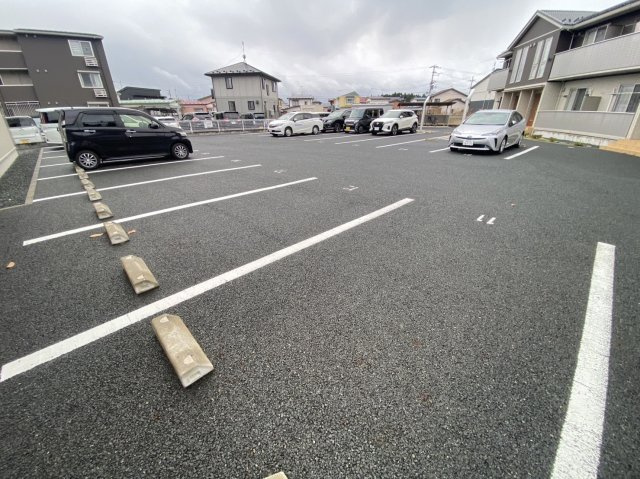 ミクストの駐車場
