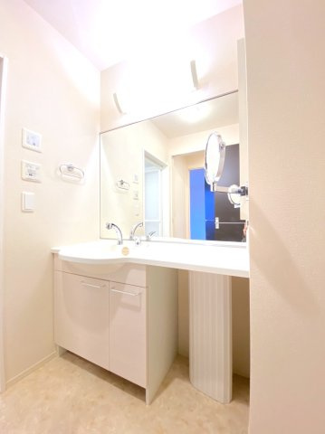 ミクストの独立洗面台