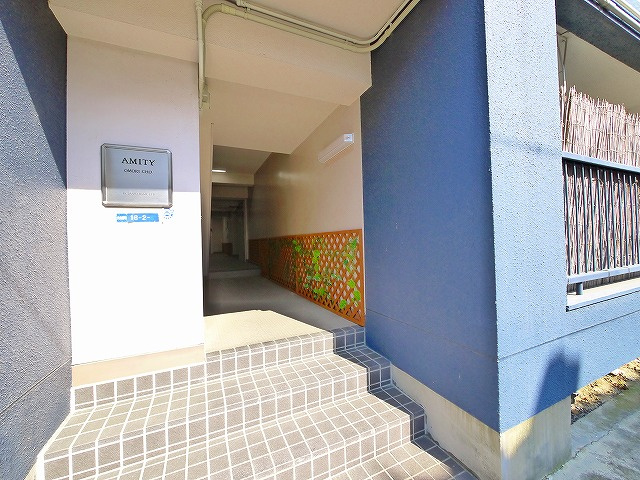 アミティ大森町のエントランス