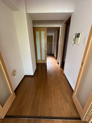 【洋室】 | ベルコート井の頭 | 間仕切りを開けるとお部屋が広くなります。