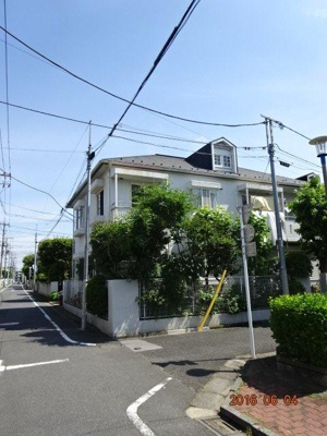 【外観】 | ヴィラ・フローレス | 南西角部屋ならではの日当たり