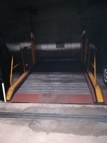 【駐車場】 | 平方パーキング　No.15 | 地下駐車場の搬器　上下二段式となっています。