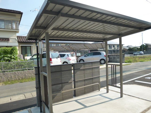 総社市中原のアパートのその他共用部分|自転車置き場