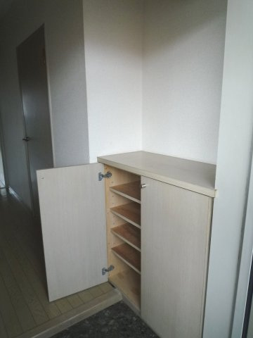 セザール八坂の玄関