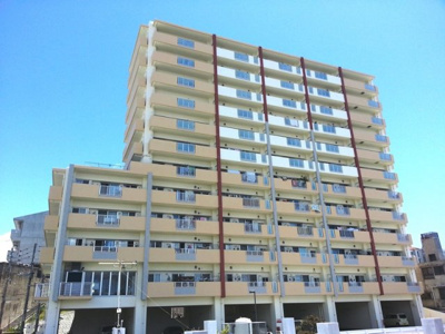 【外観】 | プレサンスロジェ宜野湾レーヴ　想定利回り4.2％