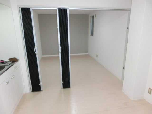 シェイーネ新高の居間・リビング