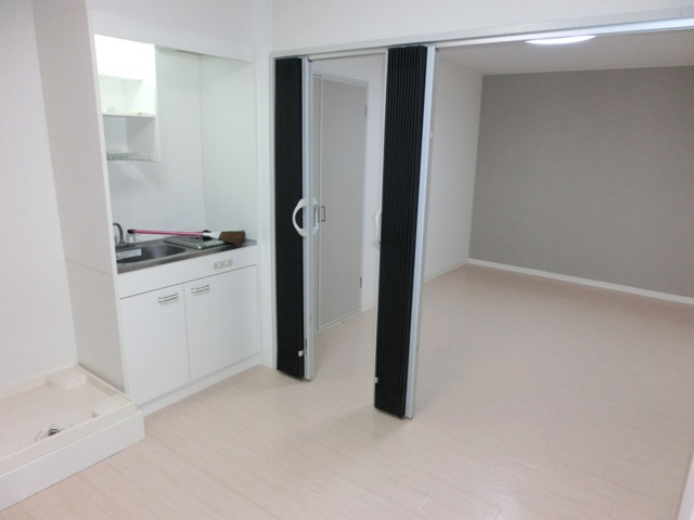 シェイーネ新高の居間・リビング