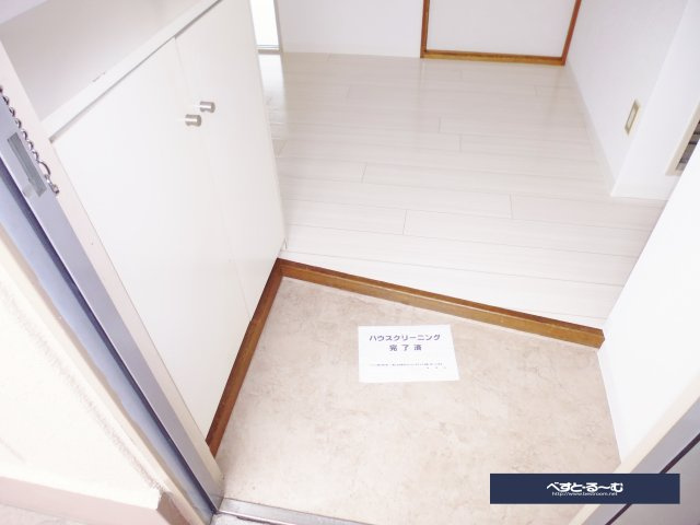 セオコート潤和の玄関
