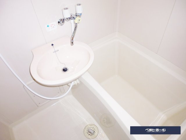 セオコート潤和の浴室