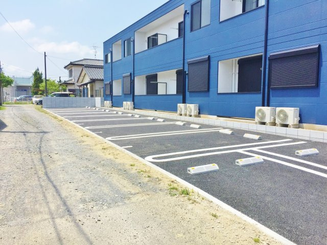 ティアラの駐車場