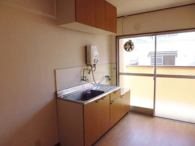 明神マンション2号のキッチン