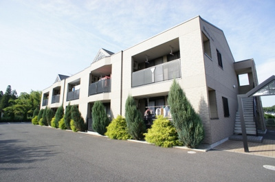 【外観】 | ロイヤル・ハイツ | ペットと住める高耐震設計です♪