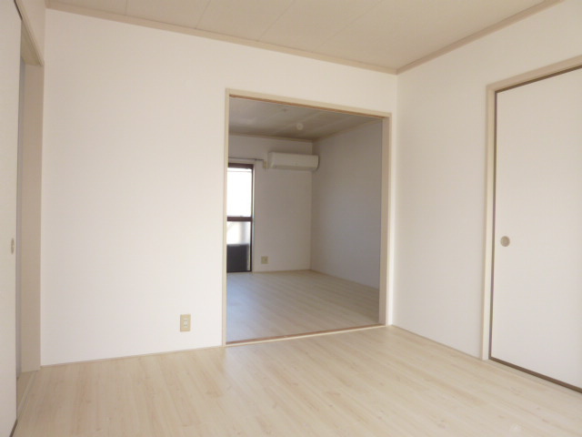 モナベールの洋室