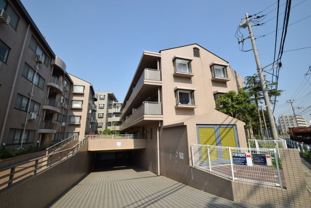 グロースメゾン海神Ａ・Ｂの駐車場|敷地内駐車場