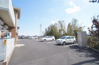 【駐車場】