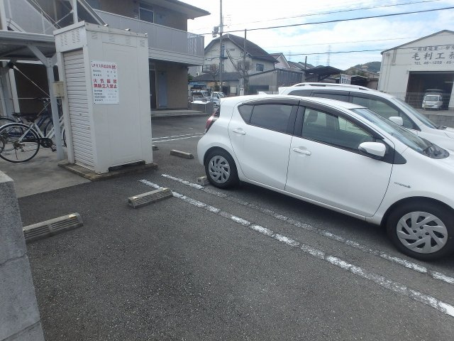 カーサおこのみの駐車場