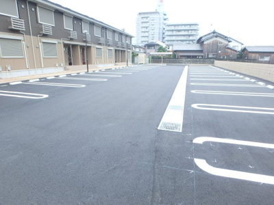 【駐車場】 | メゾン・ラフィーネ