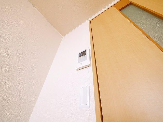 LEGACY学園前のセキュリティ|モニター付きインターホンです