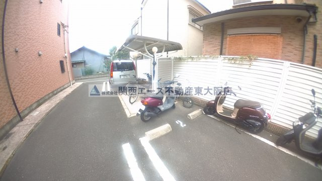 【駐車場】 | エミーユⅡ