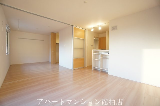 Regalo　Aの居間・リビング