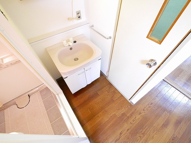 富雄サニーハイツの洗面所|使いやすい洗面所です