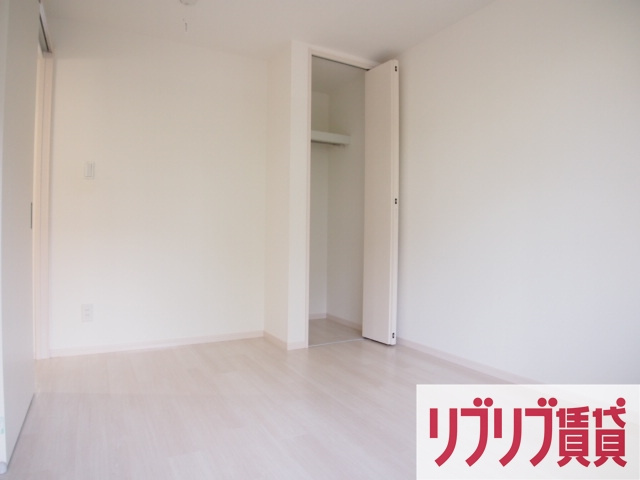 タウンコート旭町の洋室