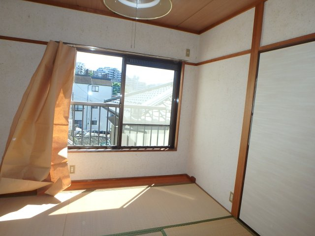 ハイツ神庭の和室
