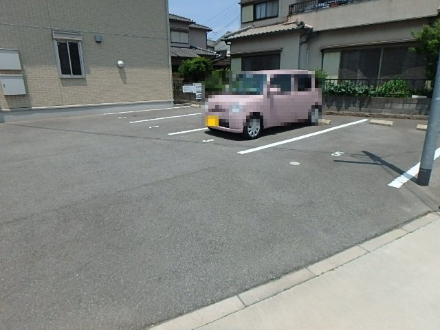 ジュエルハイムの駐車場