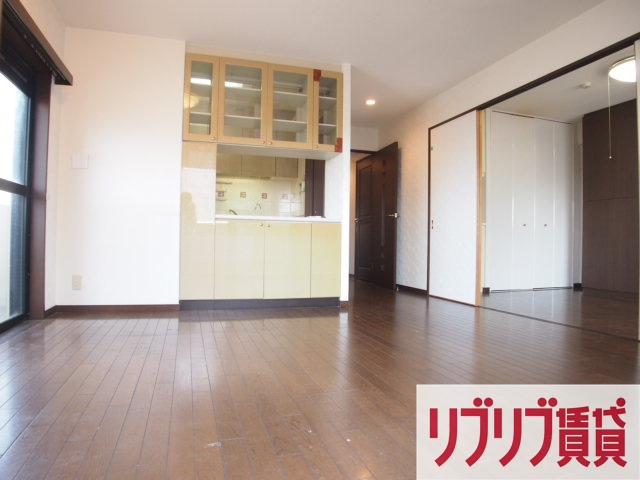 ダイアパレス千葉美術館の居間・リビング