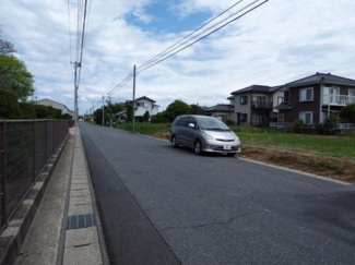 【前面道路含む現地写真】