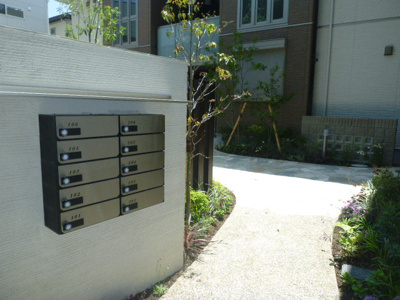 【エントランス】 | ラ・ブルジョン