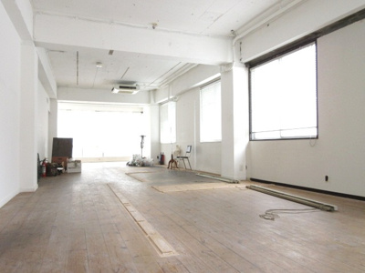 【内装】 | 栄町にある事務所物件 | ３方向に窓があります