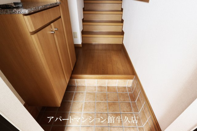 レジデンスさくら台Dの玄関
