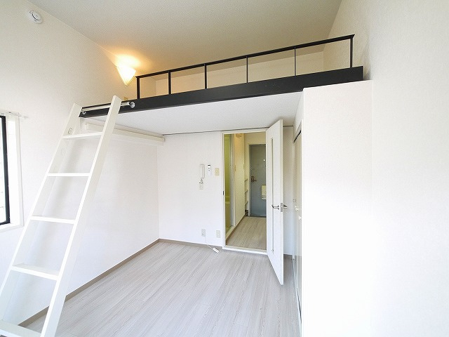 シティパレス学園前Ｐ７の洋室