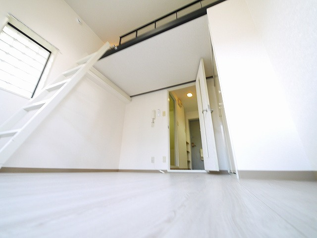 シティパレス学園前Ｐ７の洋室