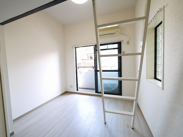 シティパレス学園前Ｐ７の居間・リビング