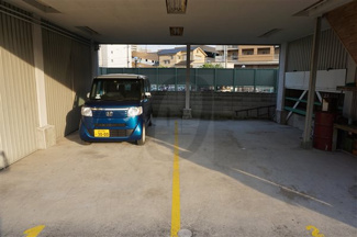 【駐車場】