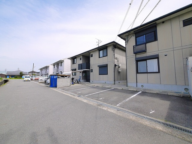 ジェイアール郡山Bの駐車場|駐車場完備です
