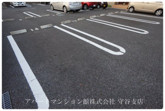 【駐車場】