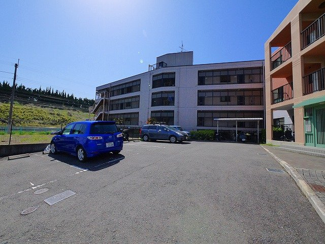 セピアコート平城山の駐車場
