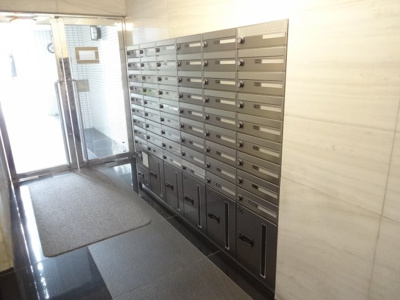 【その他共用部分】 | アズール上野 | アズール上野　メールボックスと留守中でも宅配便が受け取れる宅配ボックスがあります！