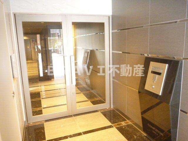 アクアプレイス北浜　BRAVI不動産のエントランス|【アクアプレイス北浜】ゆとりのあるエントランスです