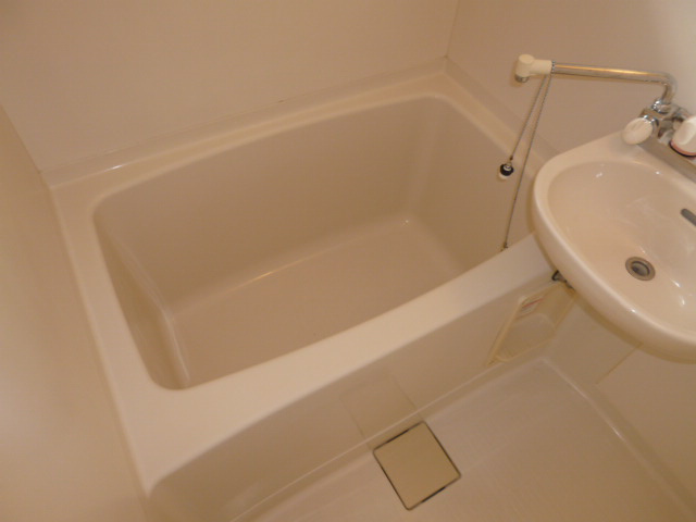 リビエール倉敷Ａの浴室|バス