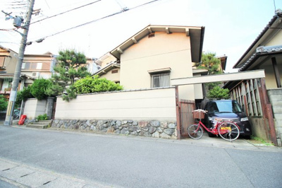 【外観】 | 山科区東野中井ノ上町　中古戸建 | 古民家風の中古住宅　南側に庭＆縁側付。