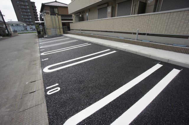 Ｓｅｒｅｎｏ　ＭＯＲＩＹＡの駐車場