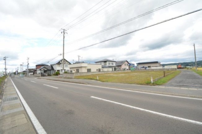 【前面道路含む現地写真】 | 広い道路です。