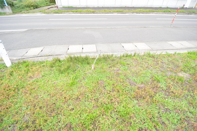 【前面道路含む現地写真】