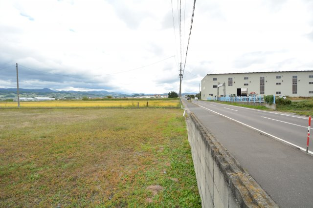 【前面道路含む現地写真】 | 前面道路含む現地写真です
