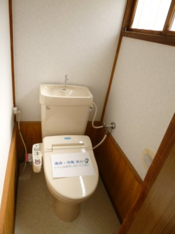 東村山市萩山町３丁目の一戸建てのトイレ